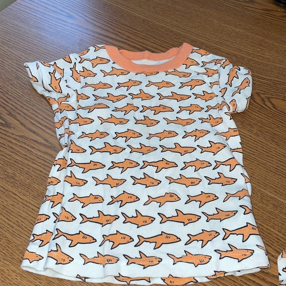 Baby gap goldfish pajamas size 6-12 months - Picture 2 of 4